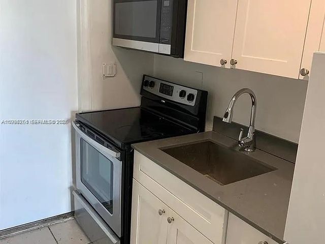 1277 NW 58th St, Miami, FL 33142