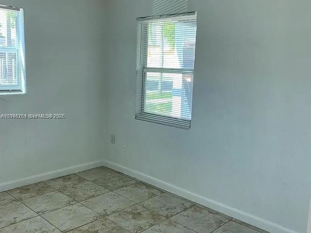 1277 NW 58th St, Miami, FL 33142