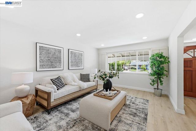 6235 Roslin Ct, Pleasanton, CA 94588