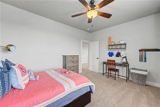 1425 S Hampton Xing, Cave Springs, AR 72718