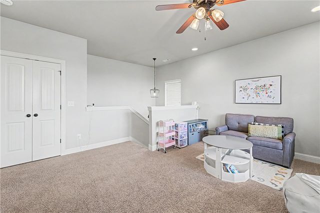 1425 S Hampton Xing, Cave Springs, AR 72718