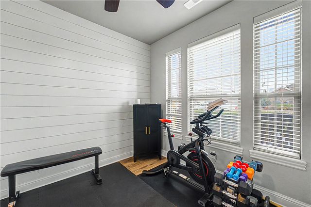 1425 S Hampton Xing, Cave Springs, AR 72718