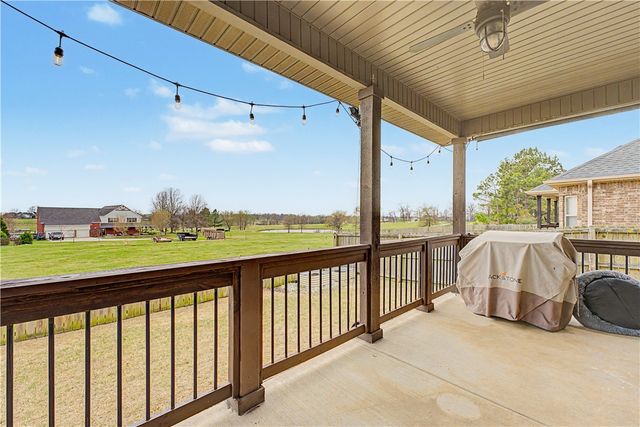1425 S Hampton Xing, Cave Springs, AR 72718