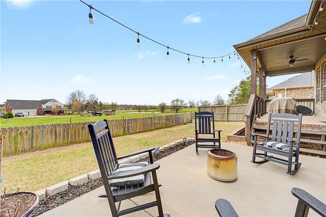 1425 S Hampton Xing, Cave Springs, AR 72718
