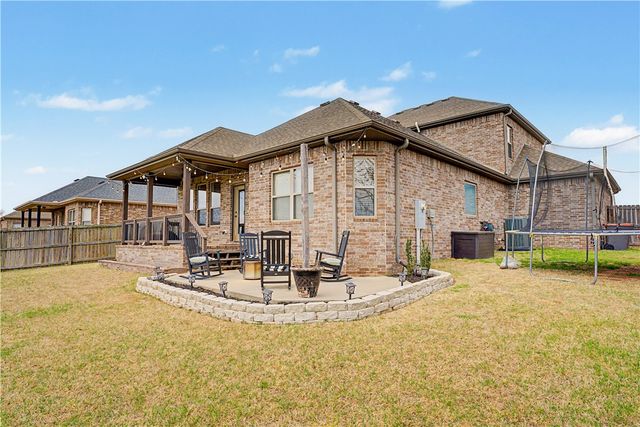 1425 S Hampton Xing, Cave Springs, AR 72718
