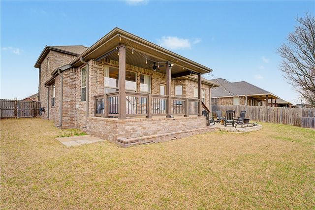 1425 S Hampton Xing, Cave Springs, AR 72718