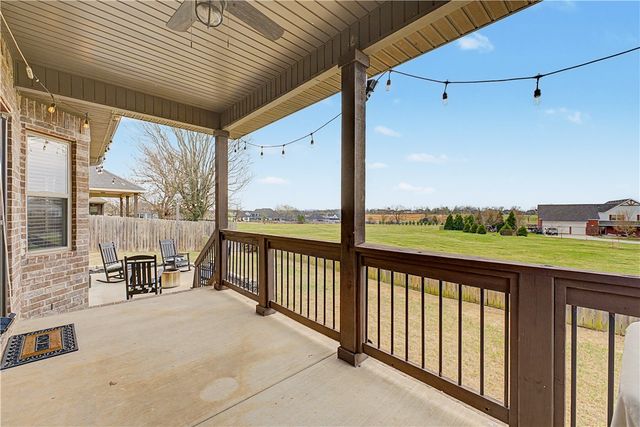 1425 S Hampton Xing, Cave Springs, AR 72718