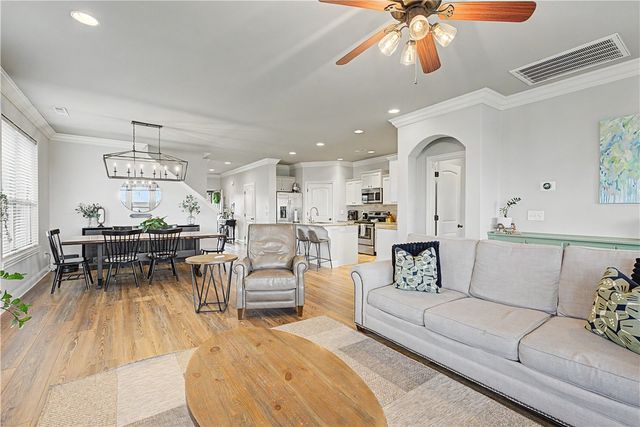 1425 S Hampton Xing, Cave Springs, AR 72718