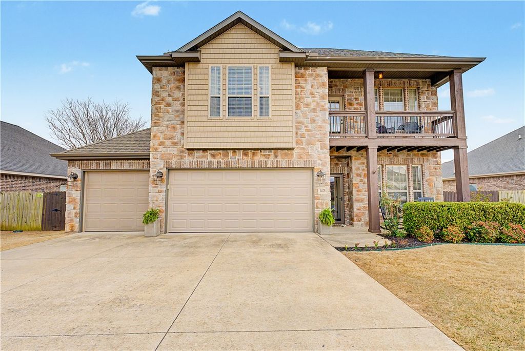 1425 S Hampton Xing, Cave Springs, AR 72718