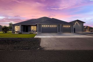 4204 S Coulee Vista Drive, Kennewick, WA 99338