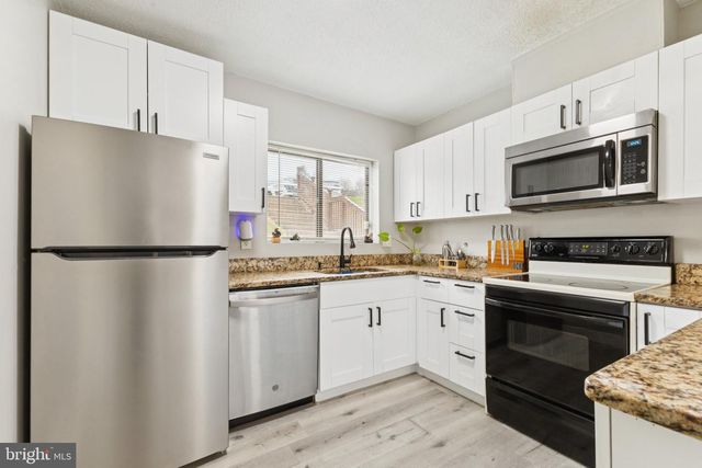 2140 GUNSMITH TER, Woodbridge, VA 22191