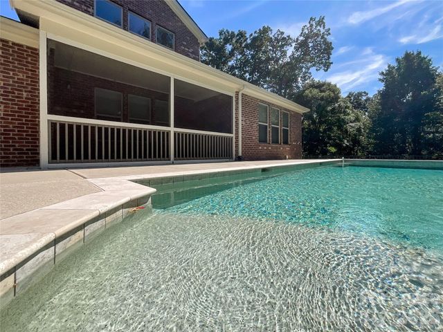 214 Smithfield Drive, Charlotte, NC 28270