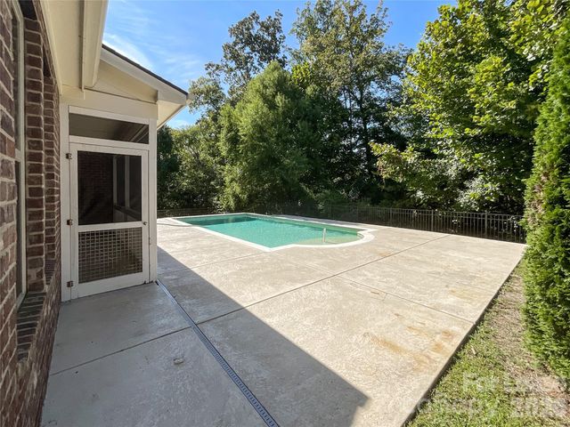 214 Smithfield Drive, Charlotte, NC 28270
