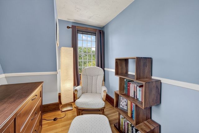 7 Hamlin St, Acushnet, MA 02743