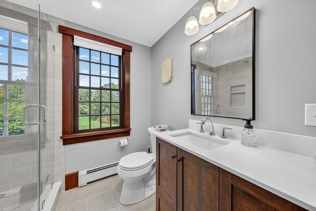 7 Hamlin St, Acushnet, MA 02743