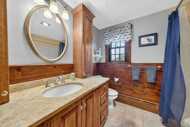 7 Hamlin St, Acushnet, MA 02743