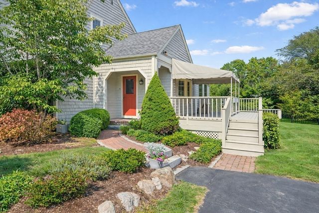7 Hamlin St, Acushnet, MA 02743