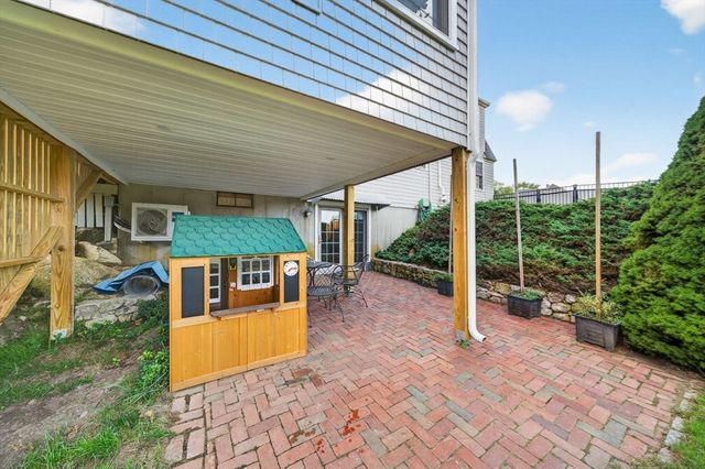 7 Hamlin St, Acushnet, MA 02743