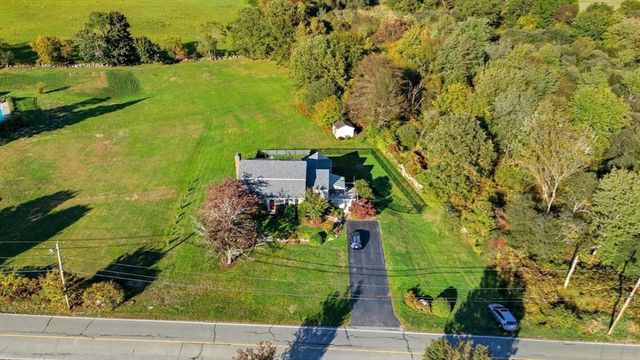 7 Hamlin St, Acushnet, MA 02743