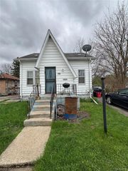766 E Austin Avenue, Flint, MI 48505
