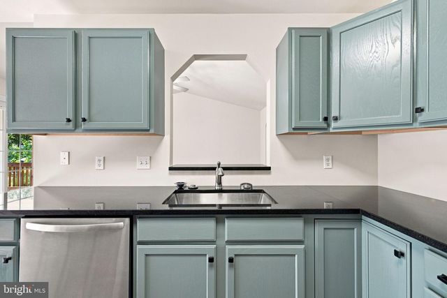 309 YORKTOWN BLVD, Locust Grove, VA 22508
