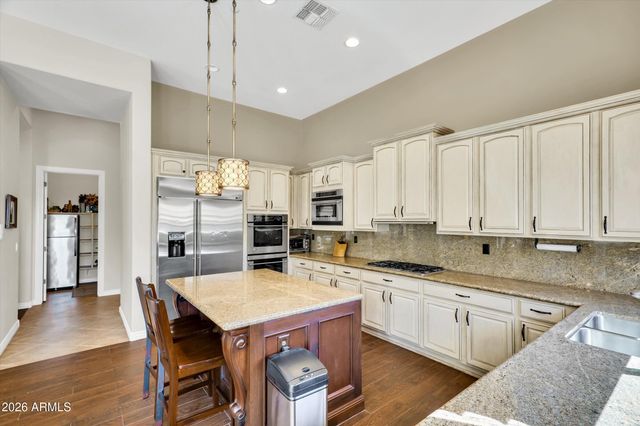 40808 N THUNDER HILLS Court, Phoenix, AZ 85086