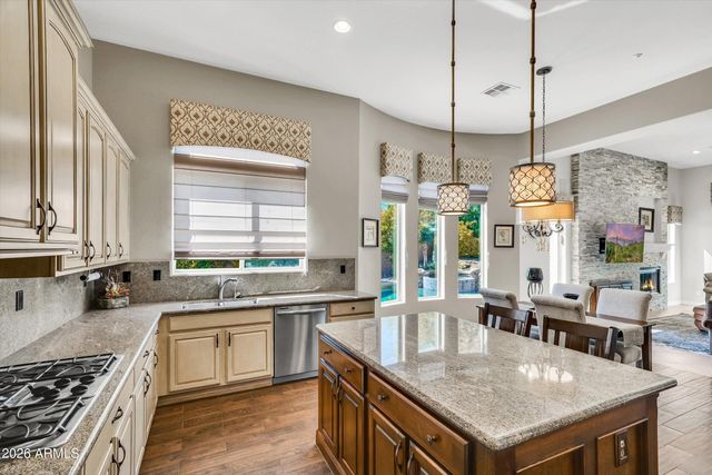 40808 N THUNDER HILLS Court, Phoenix, AZ 85086