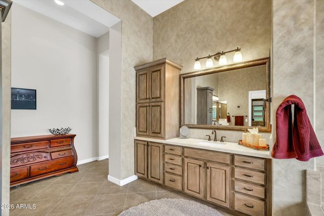 40808 N THUNDER HILLS Court, Phoenix, AZ 85086