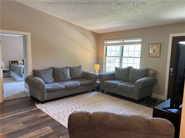 196 Sycamore Creek Road, Ripley, WV 25271