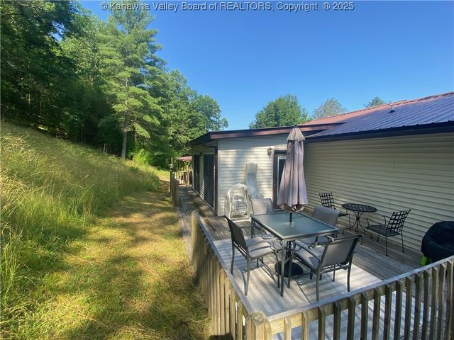 196 Sycamore Creek Road, Ripley, WV 25271