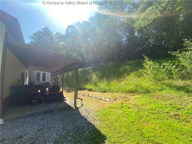 196 Sycamore Creek Road, Ripley, WV 25271