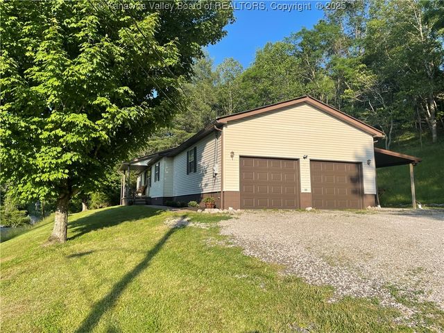 196 Sycamore Creek Road, Ripley, WV 25271