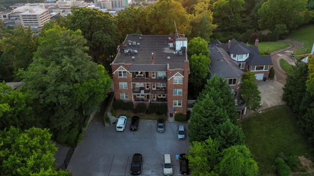 190 N Crest Road 10, Chattanooga, TN 37404