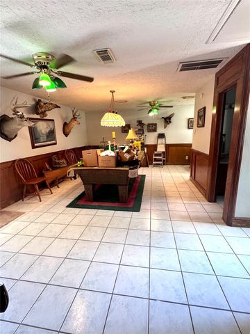 503 Greenbriar Avenue, Friendswood, TX 77546