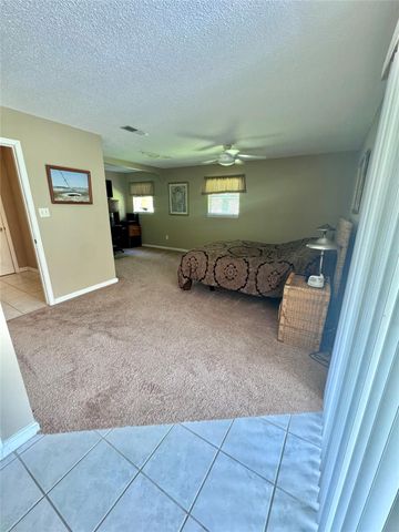 503 Greenbriar Avenue, Friendswood, TX 77546