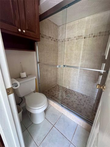 503 Greenbriar Avenue, Friendswood, TX 77546