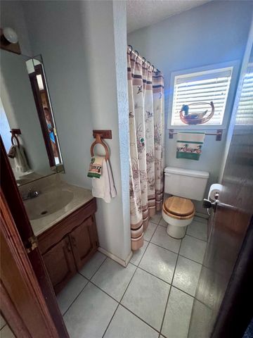 503 Greenbriar Avenue, Friendswood, TX 77546
