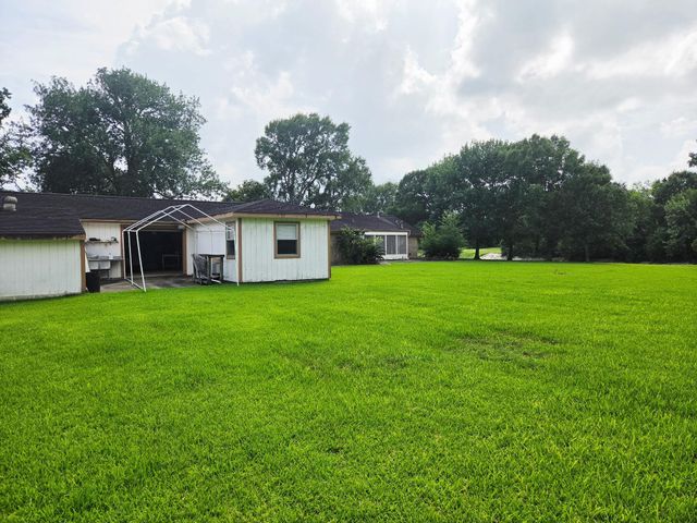 503 Greenbriar Avenue, Friendswood, TX 77546