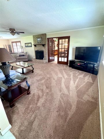 503 Greenbriar Avenue, Friendswood, TX 77546