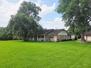 503 Greenbriar Avenue, Friendswood, TX 77546