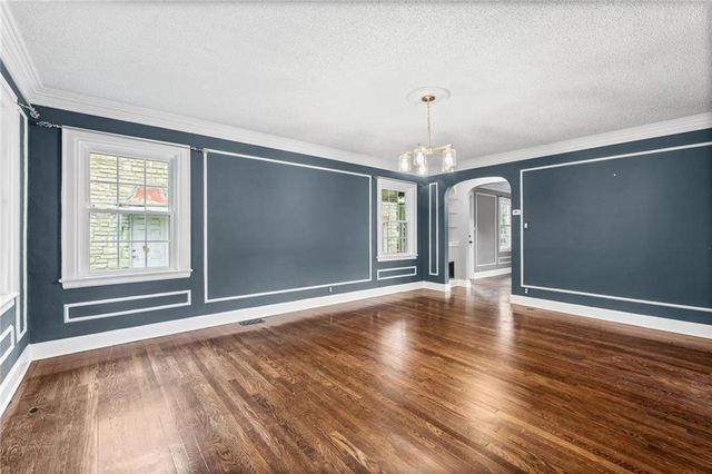 429 N Van Brunt Boulevard, Kansas City, MO 64123