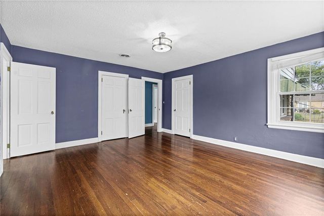 429 N Van Brunt Boulevard, Kansas City, MO 64123