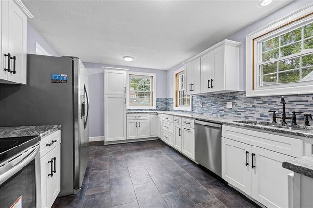 429 N Van Brunt Boulevard, Kansas City, MO 64123