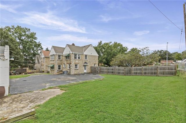 429 N Van Brunt Boulevard, Kansas City, MO 64123