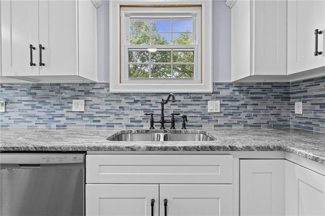 429 N Van Brunt Boulevard, Kansas City, MO 64123