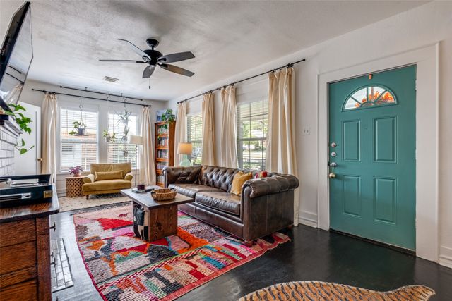 920 S Oak Cliff Boulevard, Dallas, TX 75208