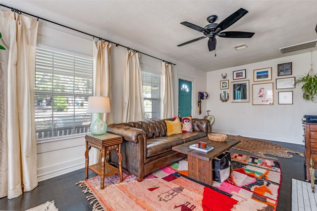 920 S Oak Cliff Boulevard, Dallas, TX 75208