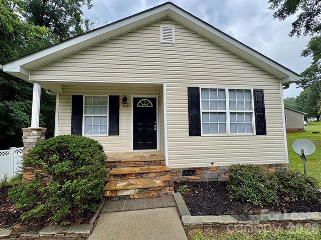 1918 W Fifth Avenue, Gaston, NC 28052