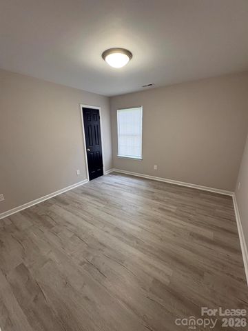 1918 W Fifth Avenue, Gaston, NC 28052