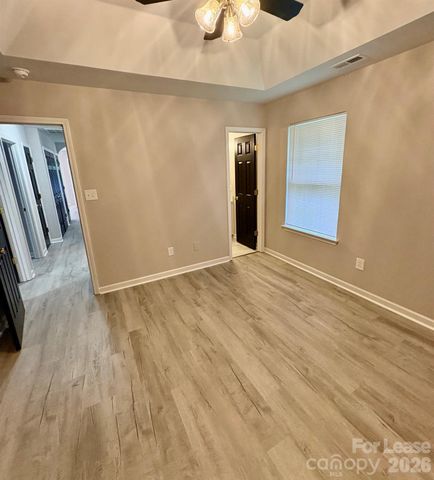 1918 W Fifth Avenue, Gaston, NC 28052
